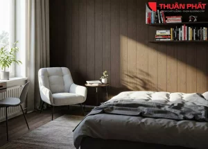 Ph&ograve;ng ngủ được trang tr&iacute; bằng tấm gỗ nhựa gi&uacute;p kh&ocirc;ng gian trở n&ecirc;n ấm c&uacute;ng hơn
